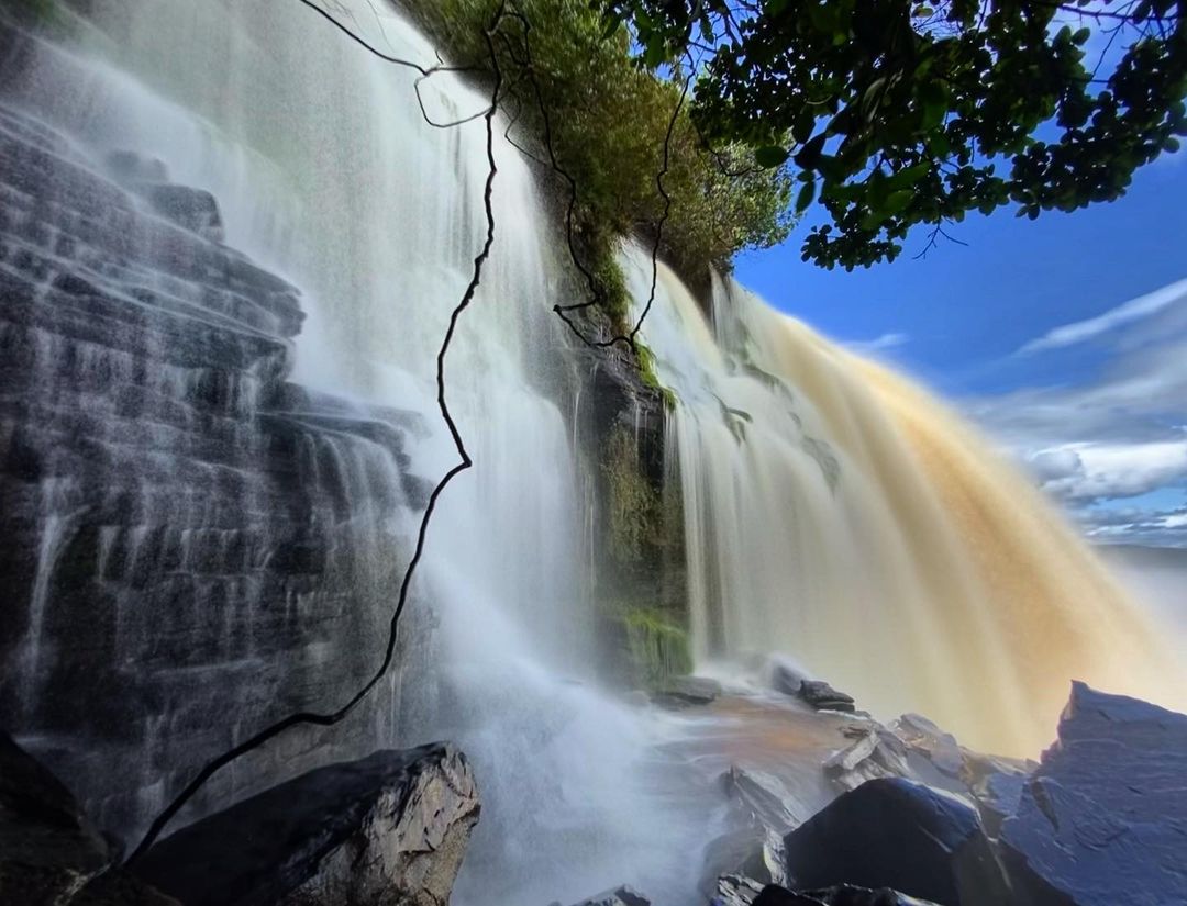 EXCURSIONES POR LOS SALTOS