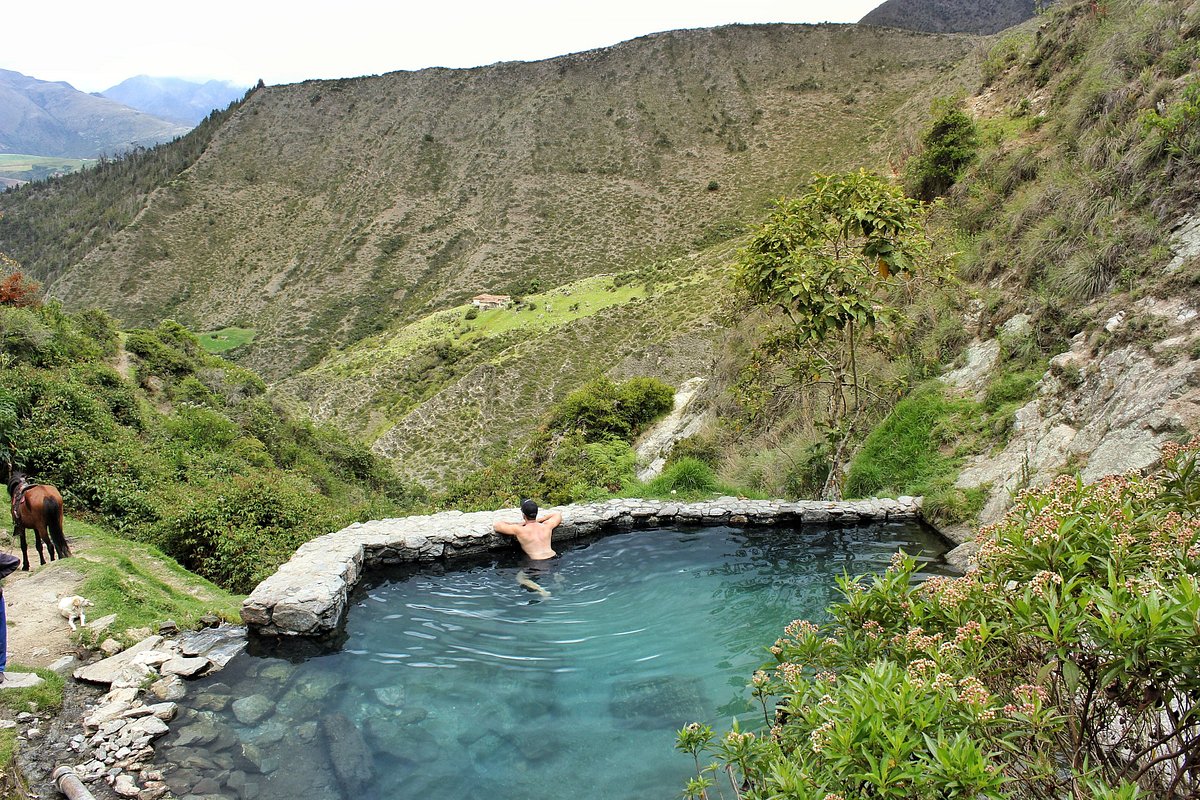 PASEO HACIA LAS AGUAS TERMALES DE LA MUSUI